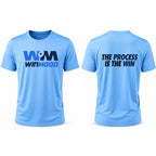 CAMISETA WINMOOD THE PROCESS IS THE WIN AZUL CLARO